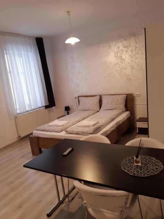 Modern Apartament Central Old Town Брашов Экстерьер фото